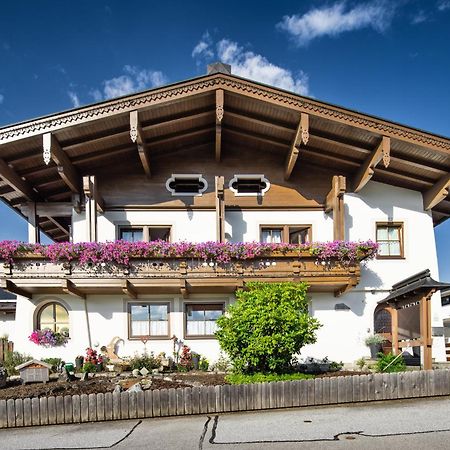 Gaestehaus Stotter Neukirchen am Grossvenediger Luaran gambar